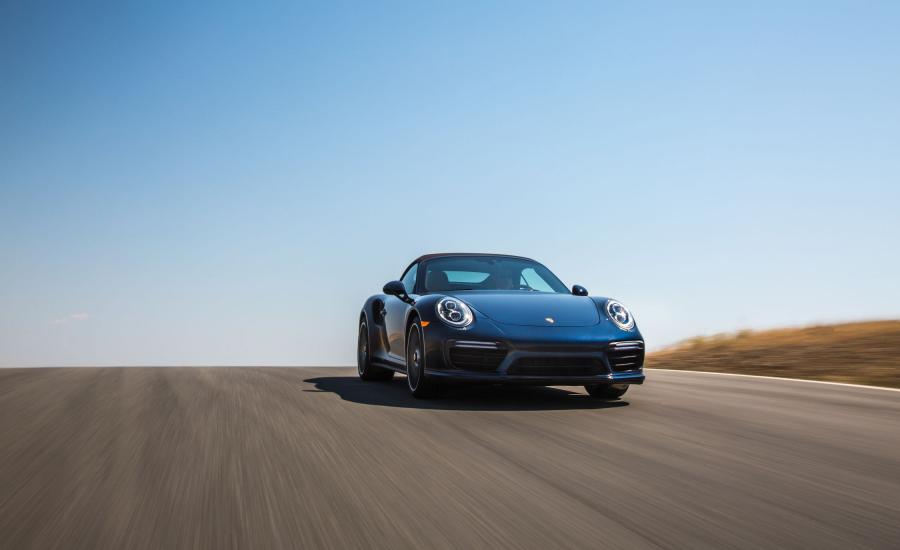  Porsche 911 Turbo S Cabriolet 2016 года  (NA) (фото 9 из 16)